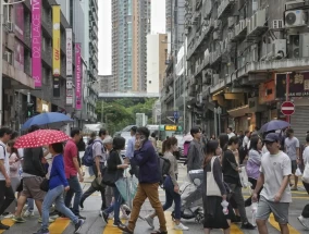 香港在预期人手短缺情况下优先考虑本地就业